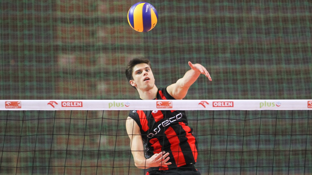 – Asseco Resovia Rzeszów zawsze mierzy w najwyższe cele. Myślę, że w nowym sezonie każdy z nas dostanie swoją szansę – ocenił dla PlusLiga.pl Aleksander Śliwka, młody przyjmujący mistrzów Polski.