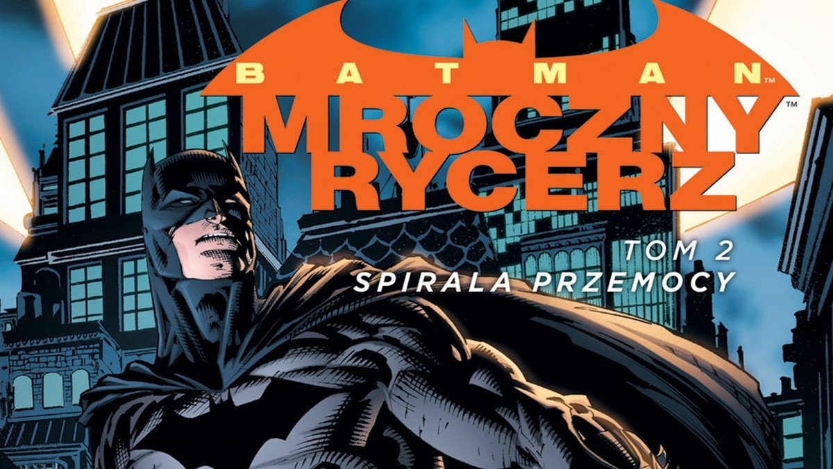 Po bardzo przeciętnym albumie "Nocna trwoga" komiksowa seria "Batman. Mroczny Rycerz" nabrała wiatru w żagle. Stworzony we współpracy z bestsellerowym autorem Greggiem Hurwitzem jej drugi tom zatytułowany "Spirala przemocy" nie rozczaruje miłośników brutalnych opowieści o zamaskowanym obrońcy Gotham.