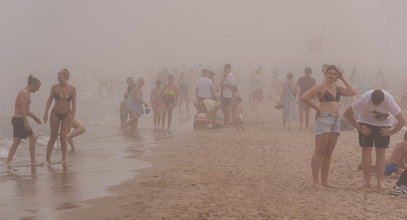 Niesamowite zjawisko na plaży w Sopocie. Widok jak po apokalipsie. Ludzie aż wyciągnęli aparaty