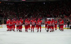 Hurricanes pierwsi w finale konferencji Wschodniej Ligi NHL