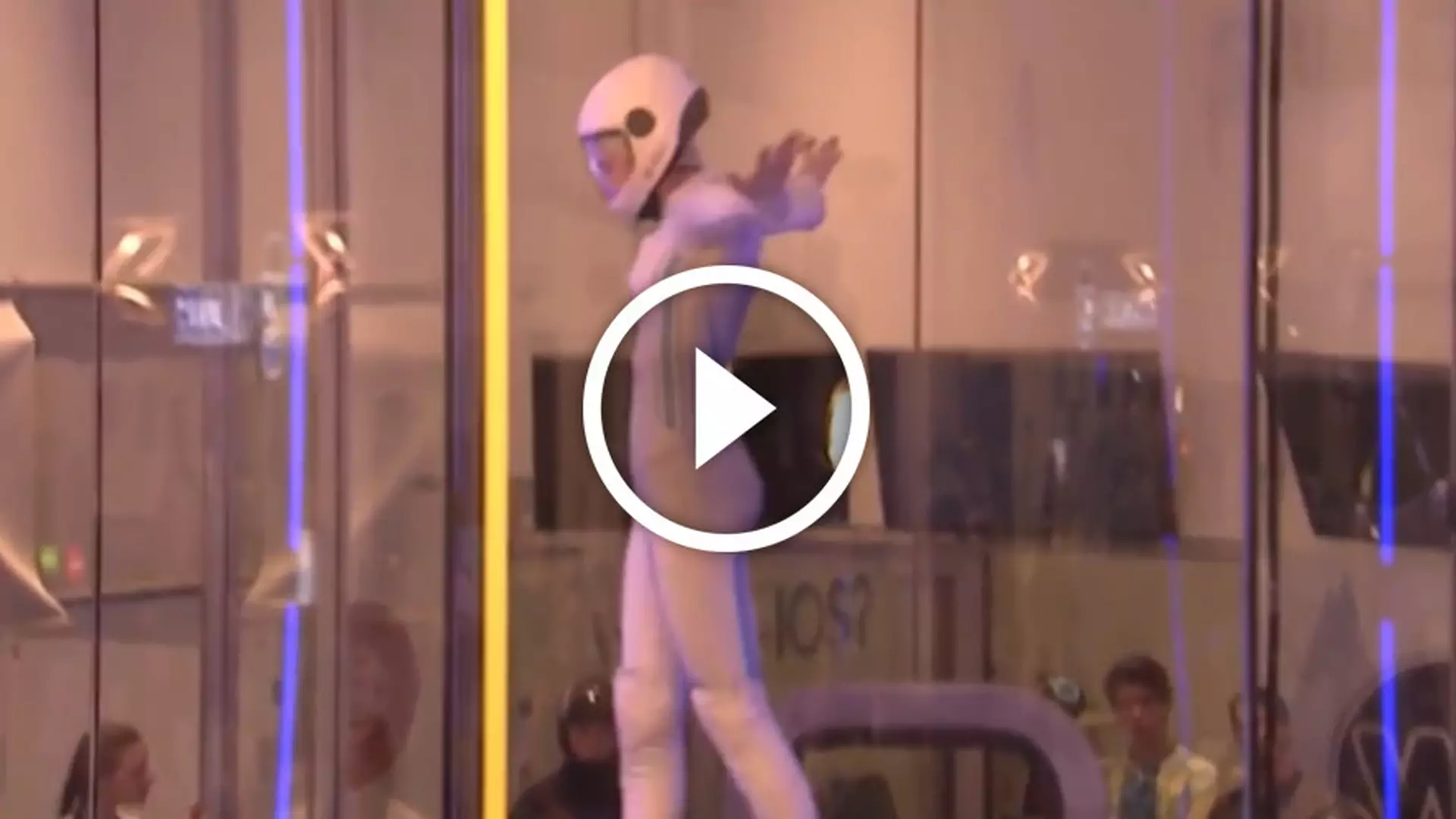 Zachwycający taniec w tunelu aerodynamicznym w wykonaniu 16-letniej Polki. Musicie to zobaczyć!