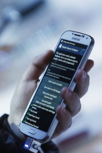 Galaxy S4
<br>
Dodatkowe funkcje: S Health, Samsung Home Sync