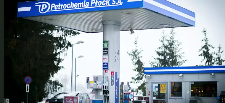 Dwie stacje retro Orlenu już działają. Petrochemia Płock i CPN na zdjęciach