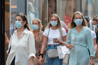 Ogromny wzrost liczby infekcji w Holandii. Wraca część obostrzeń