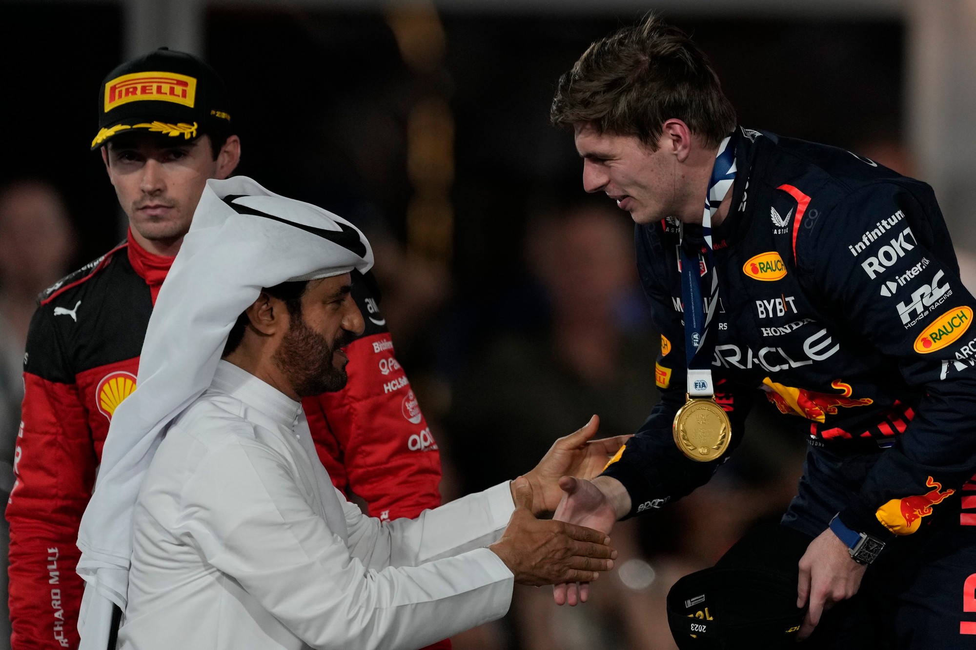 Jazdec F1 Max Verstappen z Red Bullu zvíťazil na Veľkej cene Abú Zabí.