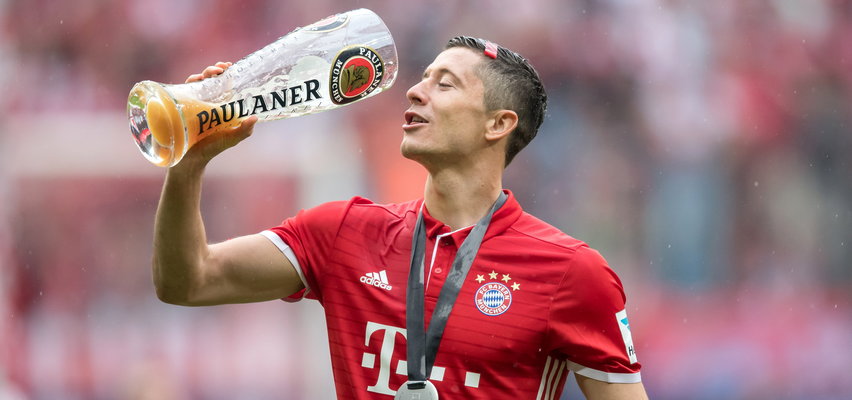 Bayern gra w klasyku z Borussią. Lewy napije się piwa?