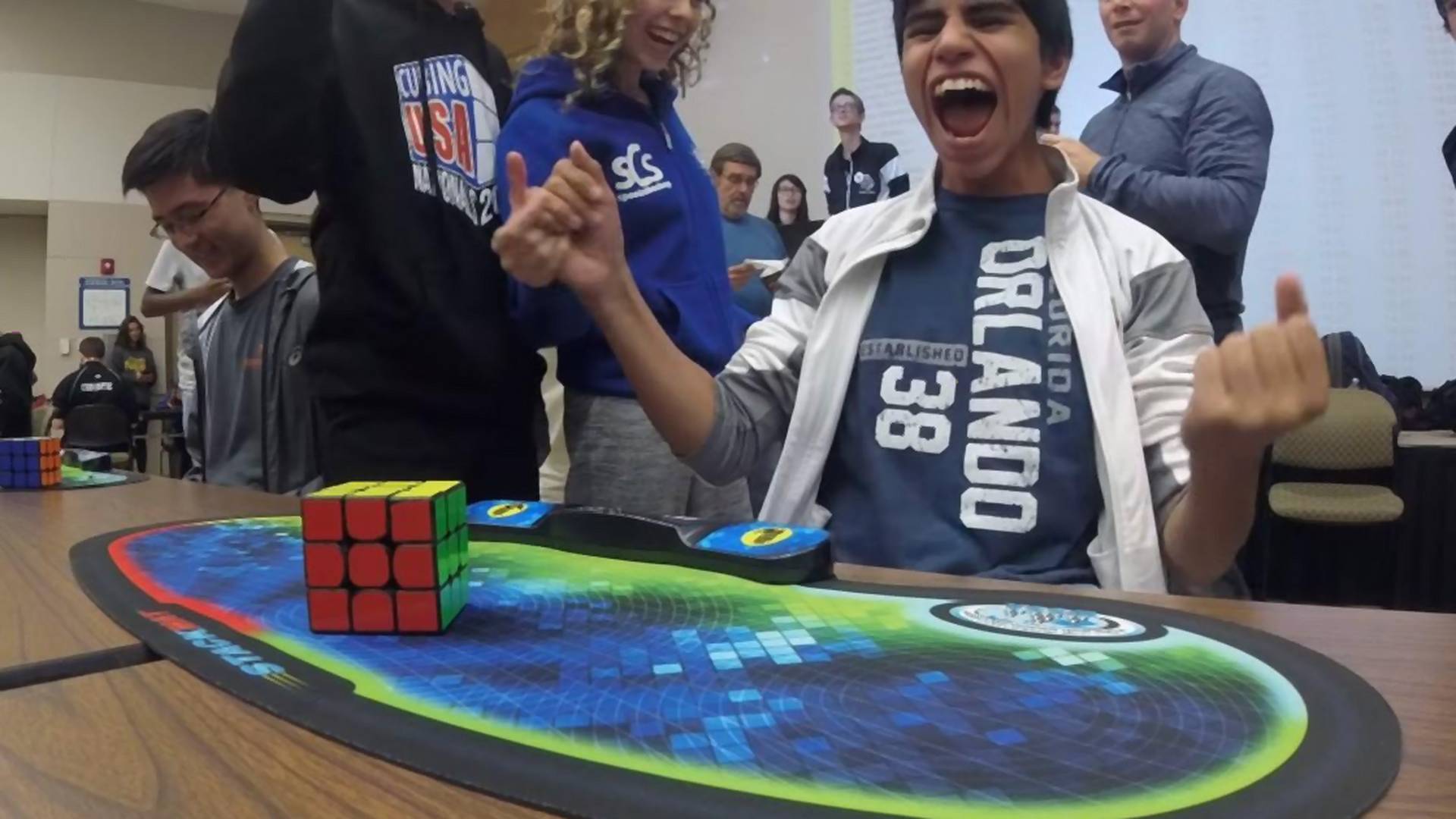 Klinac oborio svetski rekord u rešavanju Rubikove kocke