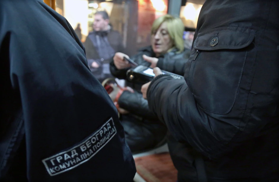 Komunalci u pratnji kontrolora