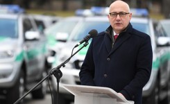 Policja zatrzymała kolejnego internautę, który groził politykowi śmiercią. 'To nie pokazowa akcja'