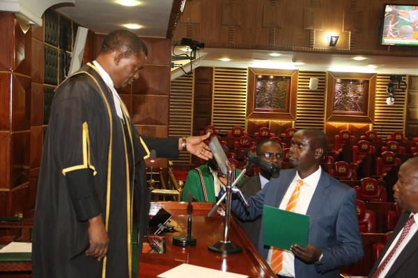 Kamukunji MP Yusuf Hassan gets emotional as Kibra MP-elect Imran Okoth takes oath