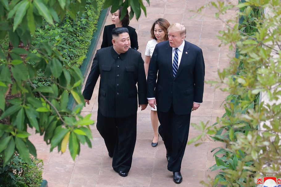 Kim Dzong Un, przywódca Korei Północnej, i Donald Trump, prezydent USA. Hanoi, 28 lutego 2019 r. 