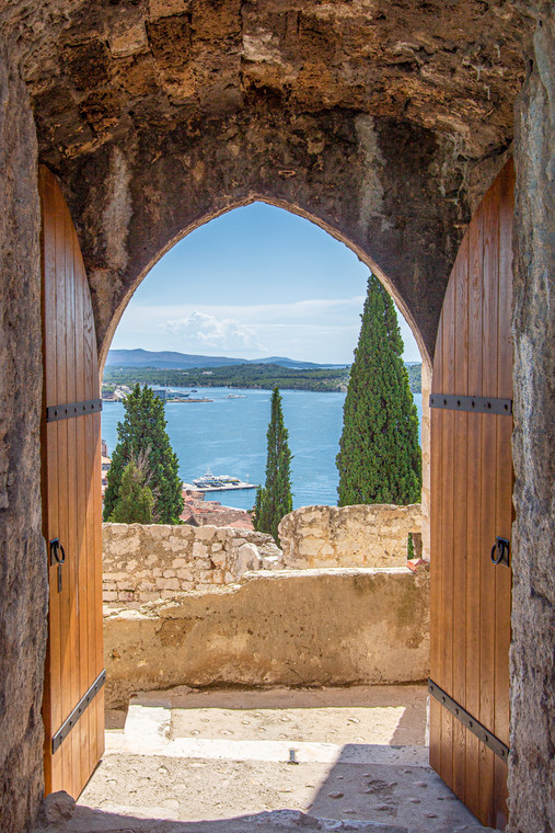 Widok z drzwi zamku św. Michała w Szybeniku