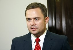 Za zakończony awanturą lot posłów PiS zapłacił Sejm. Dużo więcej niż kosztował