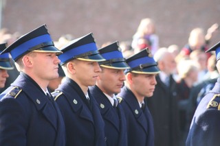 Emerytury: Mundurowi popracują o 10 lat dłużej