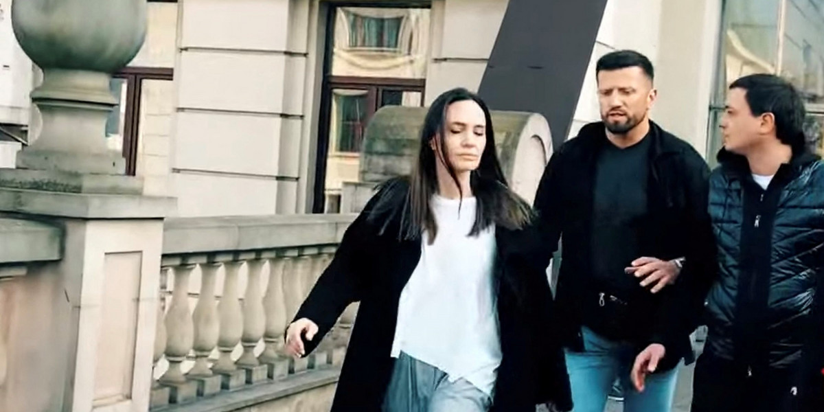 Angelina Jolie ewakuowana do schronu bombowego we Lwowie.