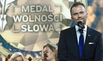 Piotr Jacoń z TVN stanął po stronie swojego dziecka w bardzo trudnym momencie. Dostał za to medal!