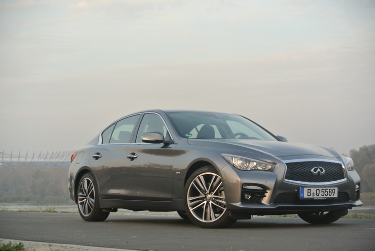 Infiniti Q50 2.0 Turbo