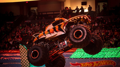 Hot Wheels Monster Trucks Live™ Glow Party™ 
rozświetli Atlas Arenę w Łodzi