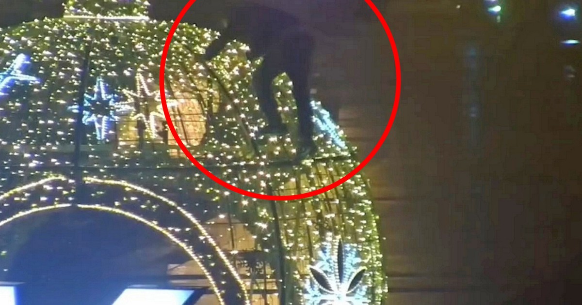 Amatorzy świątecznych ozdób w kłopocie. Tego się nie spodziewali. Wszystko widać na nagraniu