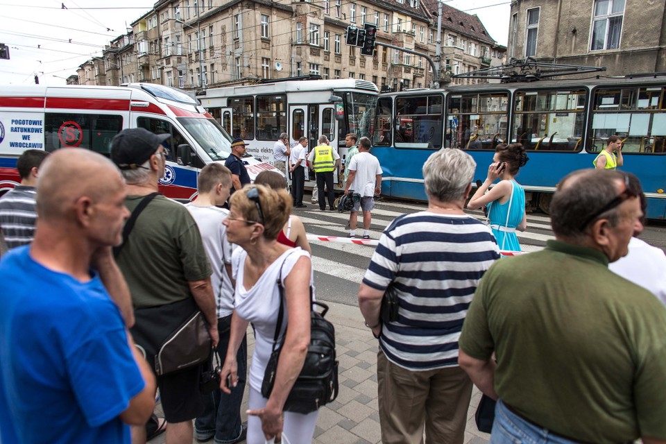 WROCŁAW ZDERZENIE TRAMWAJÓW