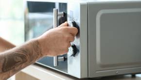 Die beliebtesten Mikrowellen mit Grill ab 900 Watt: Knusprige Bräune für Speisen