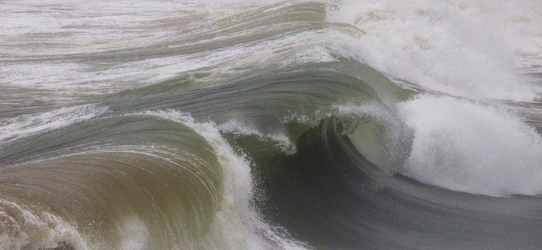 Groźny tajfun nad Hongkongiem. Dziesiątki rannych
