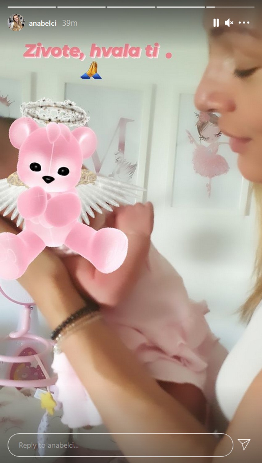 Anabela sa unukom Miom