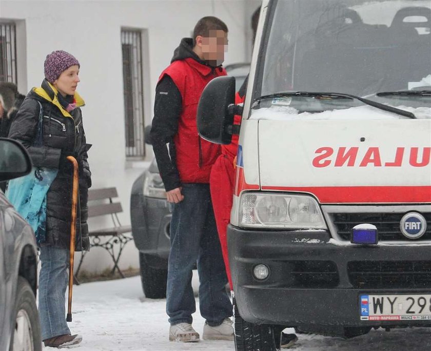 Łapicki jeździ na plan karetką. Mistrzu! Nie pracuj aż tyle! 