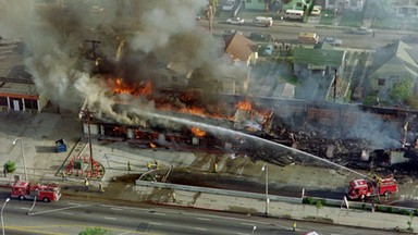 Rasowa niesprawiedliwość, bezkarność policji i uliczne zamieszki. Jak 28 lat temu płonęło Los Angeles