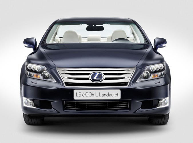 Specjalnie przygotowana 'otwarta' wersja Lexusa LS 600h L będzie oficjalnym królewskim pojazdem nowożeńców podczas ceremonii zaślubin jego wysokości księcia Monako Alberta II z panną Charlene Wittstock, która odbędzie się w sobotę, 2 lipca 2011 r.