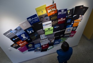 Oto 7 rad, jak stworzyć profil LinkedIn, który da ci więcej ofert pracy