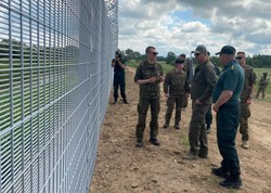 Bałtycka Linia Obrony. Przy granicy z Rosją budowa postępuje "szybko, niczym z klocków Lego"