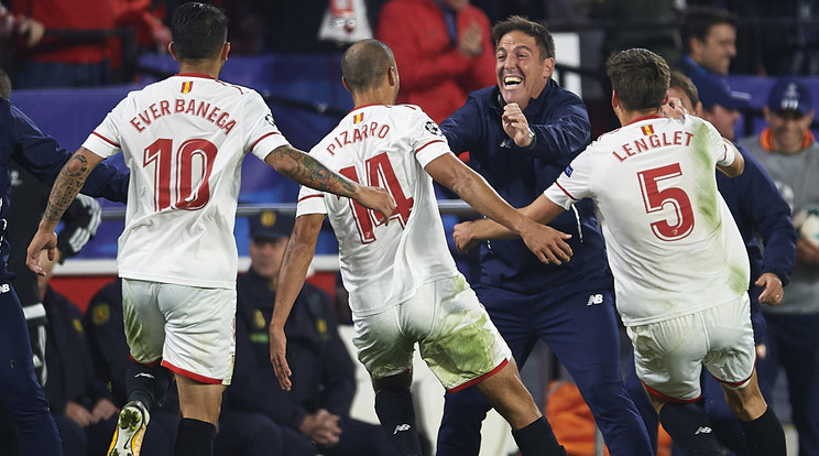 Berizzo (szemben) félidőben 
közölte játékosaival: rákos… 
A Sevilla 0-3-ról egyenlített 
fordulás után /Fotó:Getty Images