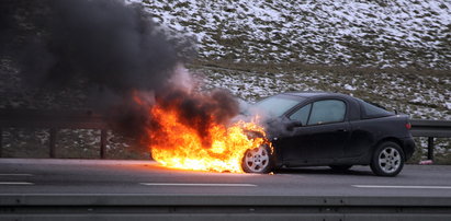 Sceny grozy! Opel płonął na obwodnicy