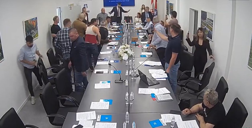 Haos u skupštini u BiH