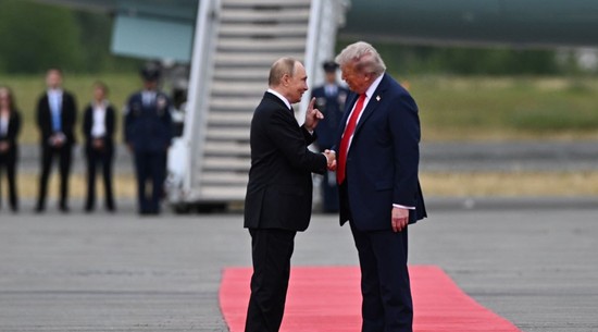 Trump zdał raport po spotkaniu z Putinem. Rozmawiał m.in. z Nawrockim, Zełenskim i Macronem