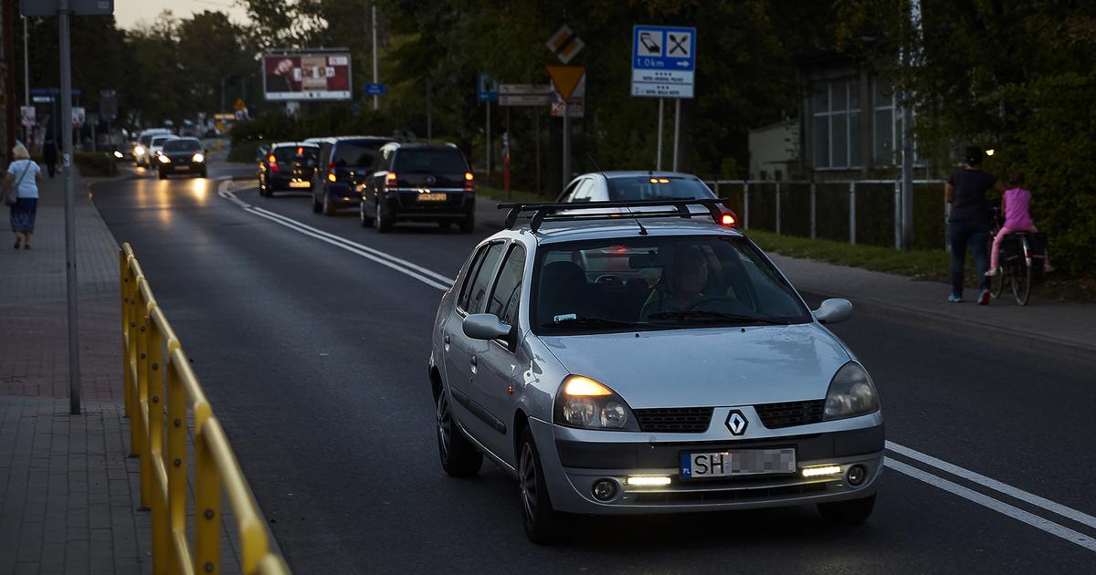  Kierowcy nagminnie łamią przepisy. Widać to zwłaszcza podczas ulewy i mgły