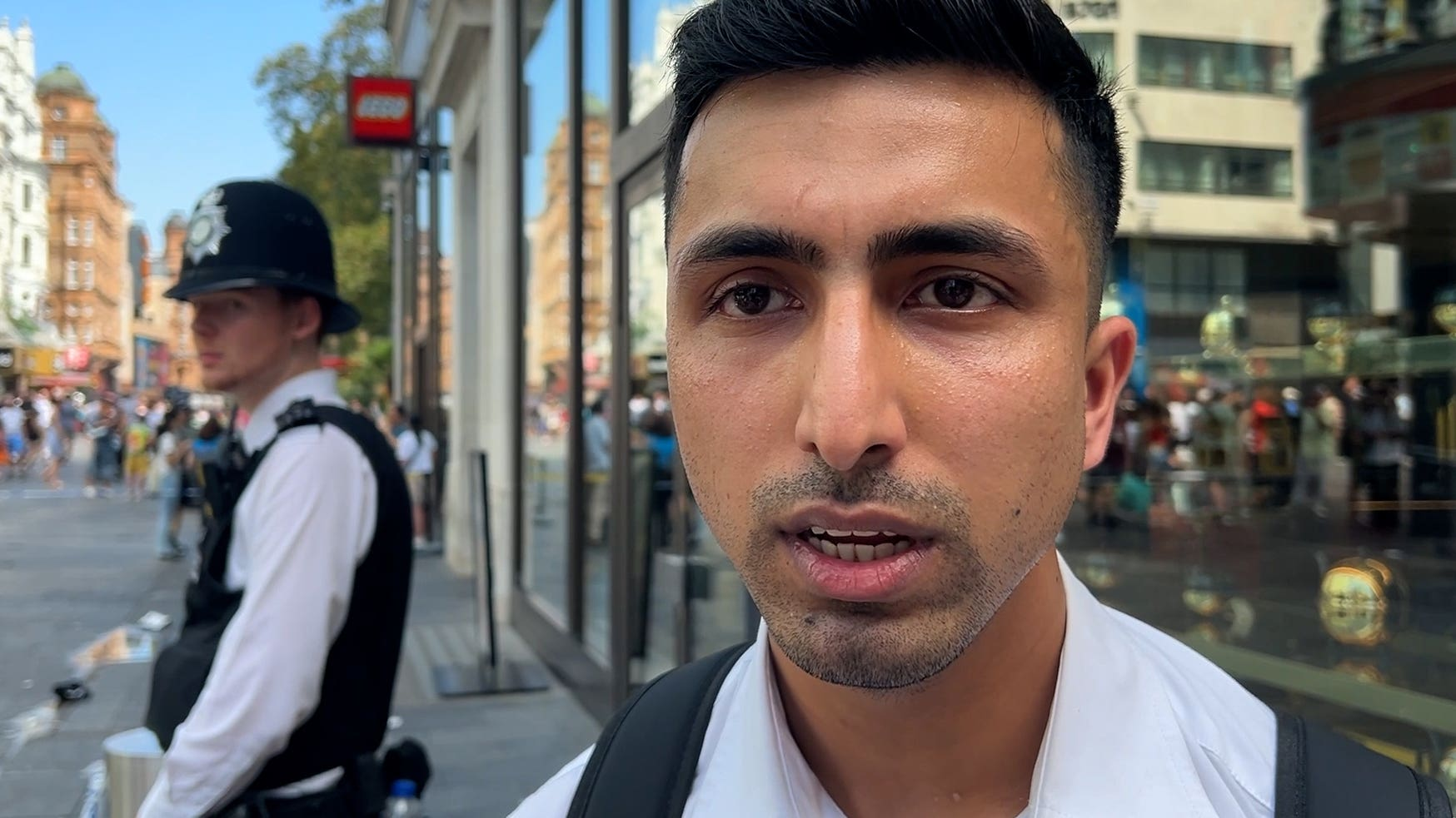 Guard awarded £1,000 for disarming knifeman attacking 11-year-old