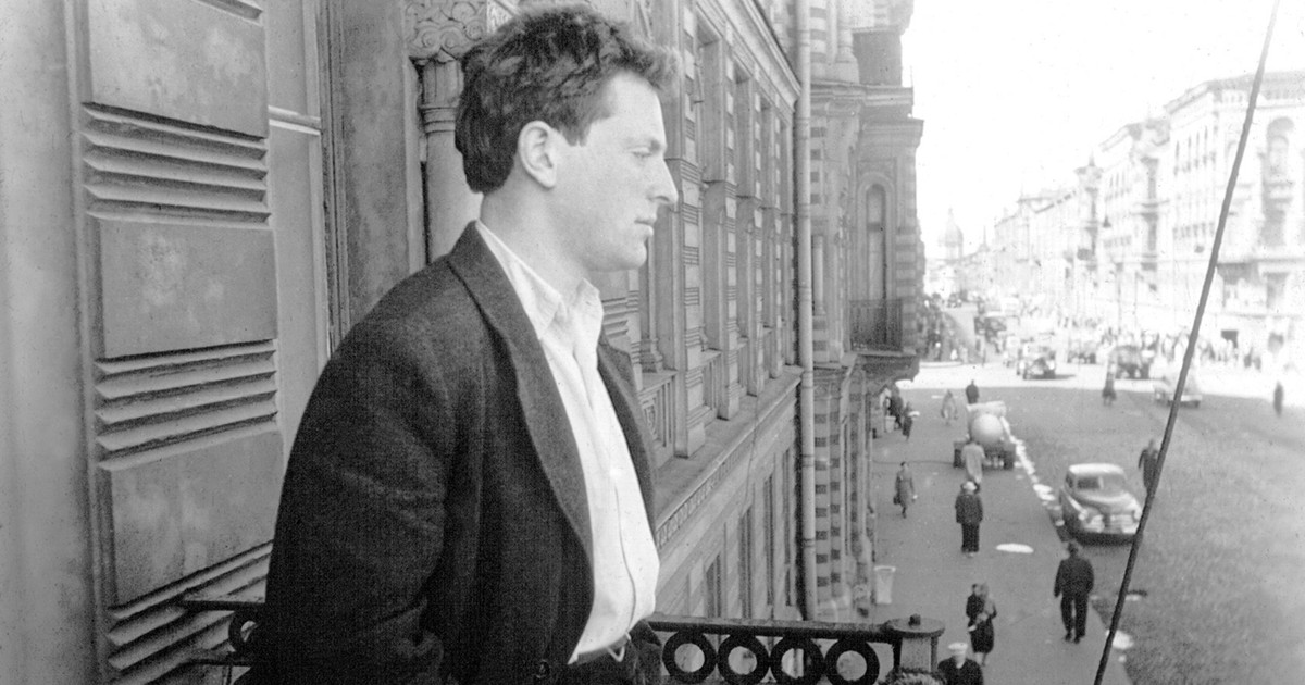 Skazano go na pięć lat pracy przymusowej. Po powrocie odwiedziło go dwóch panów z KGB