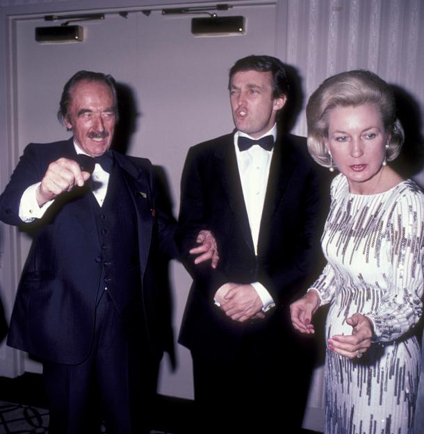 Fred Trump, Donald Trump i Elizabeth Trump podczas rozdania nagród Horatio Alger w Nowym Jorku, 10 maja 1985 r. 