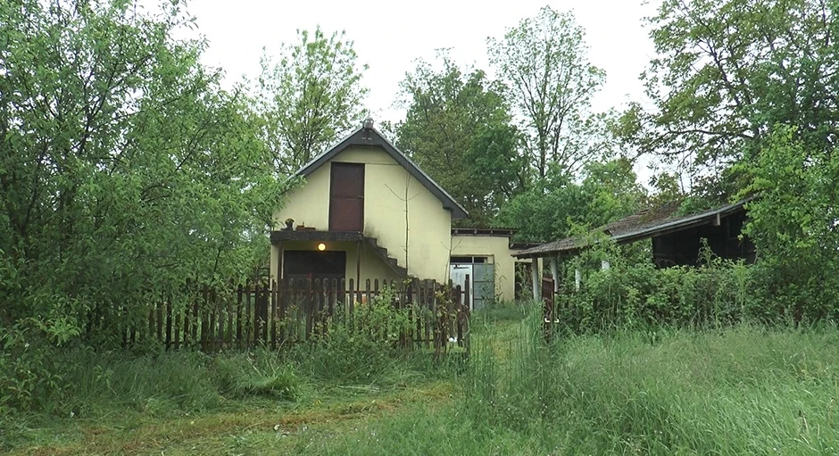 Komšije primetile da nekoga ima u kući 