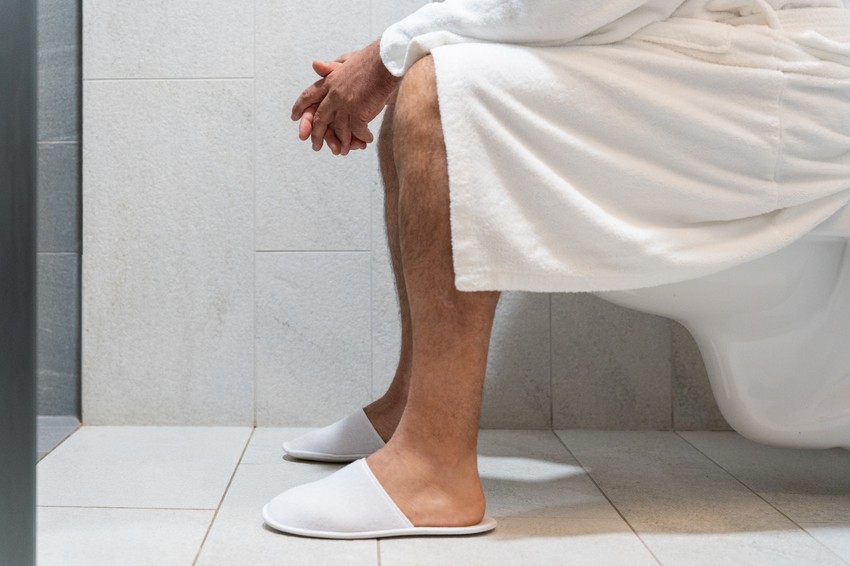 Bešika je kod muškaraca smeštena u relativno "slobodnijem" anatomskom prostoru