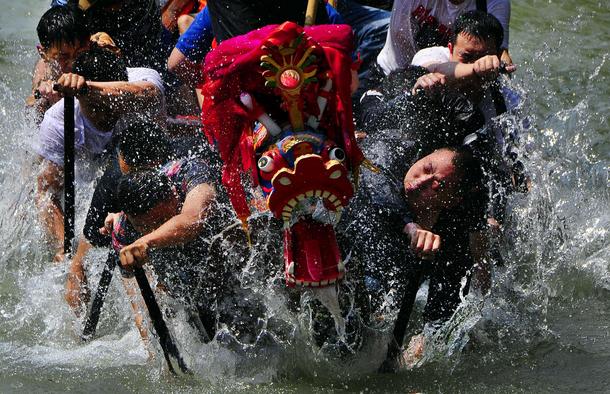 Dragon Boat Racing in Hangzhou, China