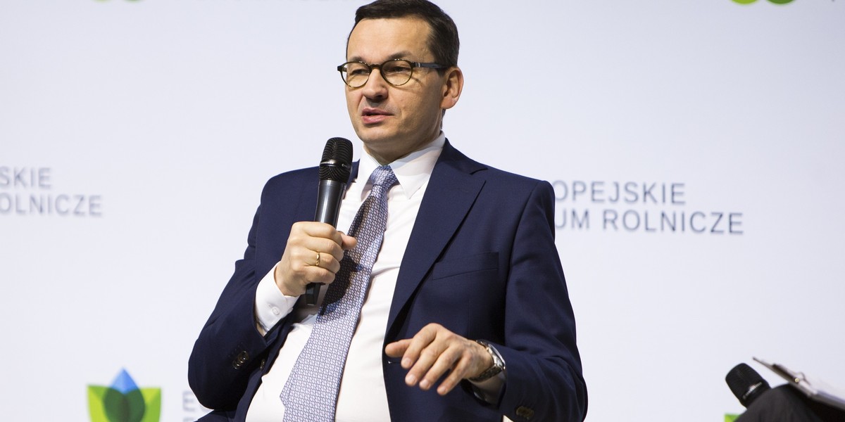 Premier Mateusz Morawiecki zapowiedział ustawę, która "utrudni" dużym sieciom sklepów sprzedaż produktów pod własną marką