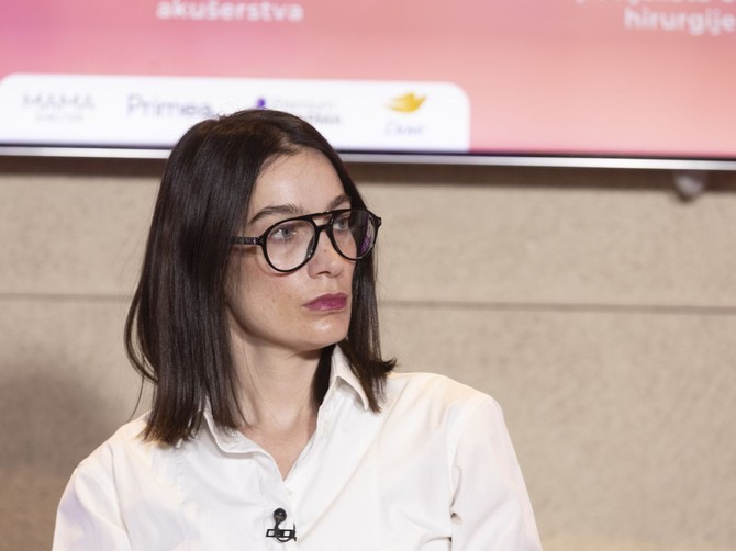 dr Milica Petrović Kmezić