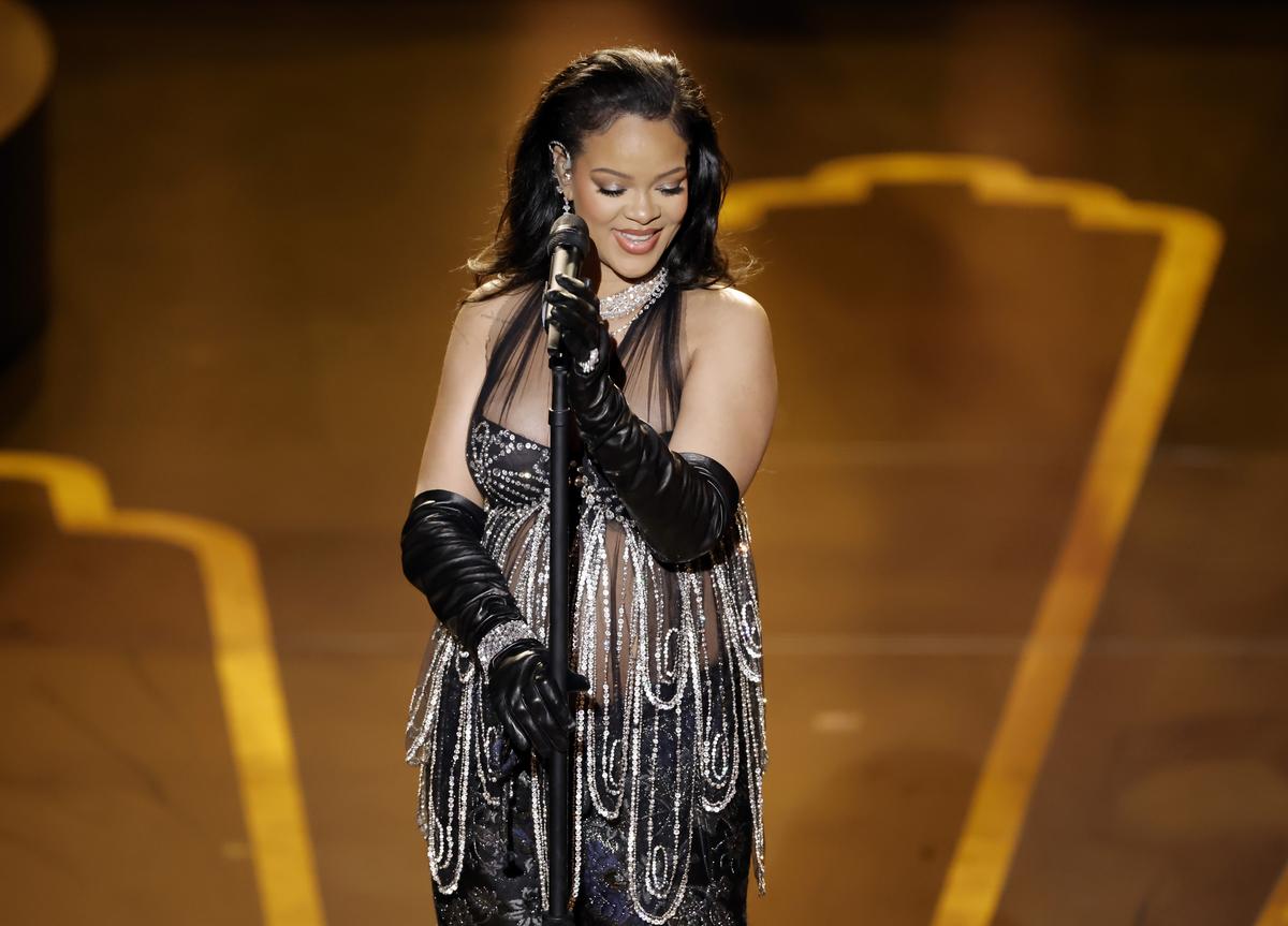 Rihanna háromszor is átöltözött a 2023-as Oscar-gálán, és mindenkit lenyűgözött a lazaságával