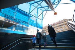 Władze Warszawy zachęcają do korzystania z II linii metra