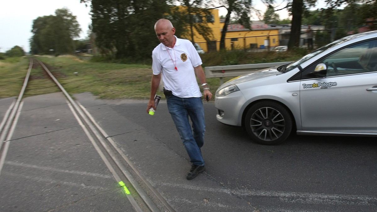 Zbliża się finał cyklu wyścigów szosowych dla amatorów Tauron Lang Team Race. W niedzielę w Bytowie poznamy zwycięzców klasyfikacji generalnych w czterech kategoriach wiekowych kobiet i pięciu mężczyzn. Rywalizacja toczyć się będzie na dwóch dystansach mini (46 km) i maxi (126 km). O szczegółach trasy opowiada dyrektor sportowy zawodów Lech Piasecki.