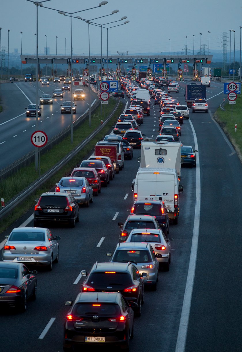 Gigantyczne korki na A4