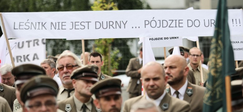 PiS chce sprywatyzować Lasy Państwowe? Morawiecki: My repolonizujemy, a nie wyprzedajemy majątek narodowy